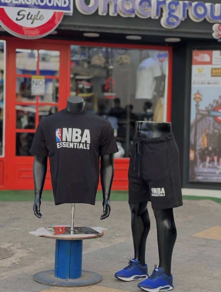 Ensemble NBA Essentials – T-Shirt & Short